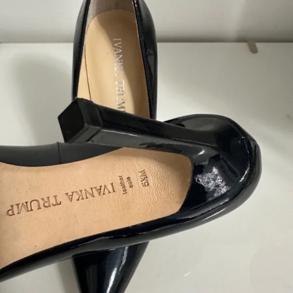 BNWOT- Patent Navy Leather Stiletto Heels (5.5) - Picture 7 of 8